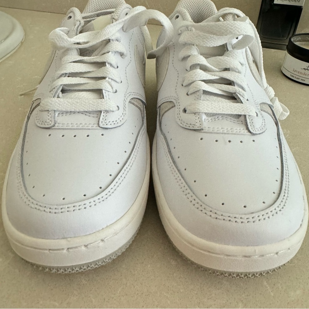 women’s Nike shoes 7.5